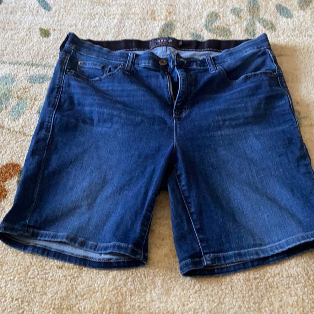 Torrid shorts. Size 16